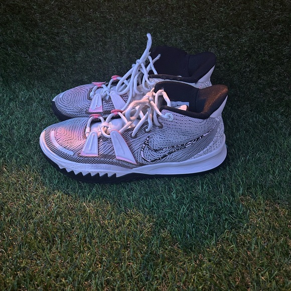 Used Size 11 - Kyrie 7 "Pale Ivory" - Picture 2 of 5